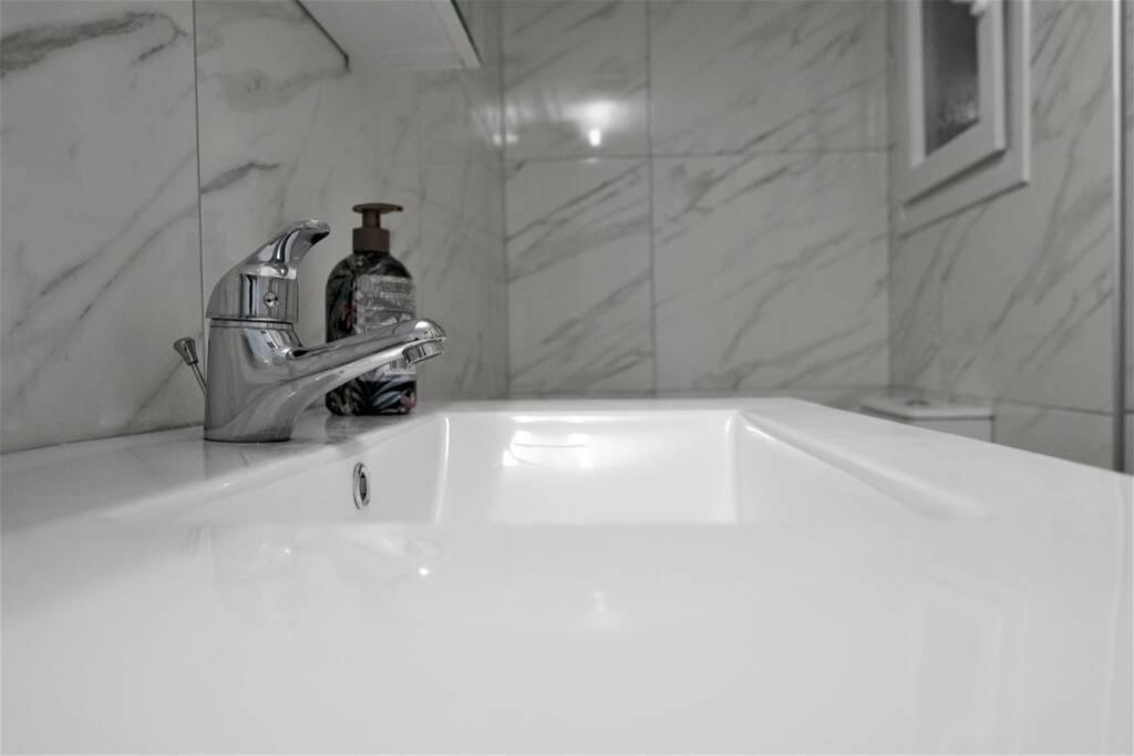 Athens Central 3Bd Apartment Next To Metro Luxury Exteriör bild